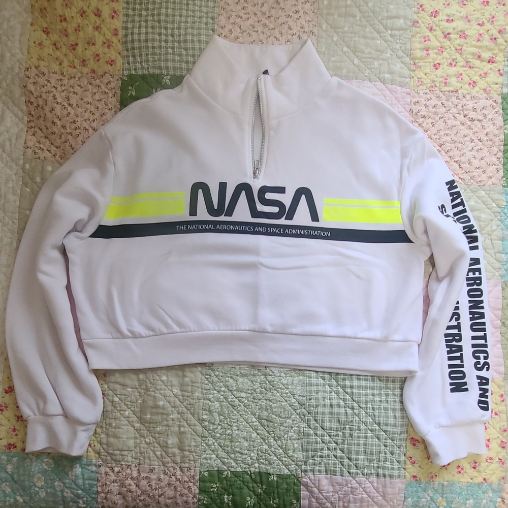sweatshirt